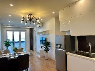 LUX White Apt Seaview/Marble mountain & City view+ Apartment in Da Nang