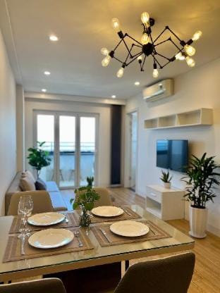 LUX White Apt Seaview/Marble mountain & City view+ Apartment in Da Nang