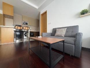 R&F Modern Deco Studio for 2pax couple near CIQ Apartment in Johor Bahru