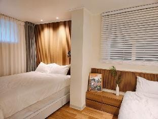 DADOHAUS *외국인전용* 독채/ 공덕역/ 홍대 신촌 명동/ 빔프로젝터/ 호텔침구 Vacation rental in Seoul