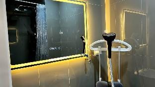 Midnight Luxe @26street Vacation rental in Makati