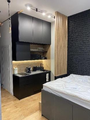 Dluga 18 Apartment with Balcony - City Center Apartment in Poznan