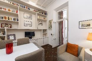 Bernini al Borgo - St. Peter / Vatican Apartment in Rome