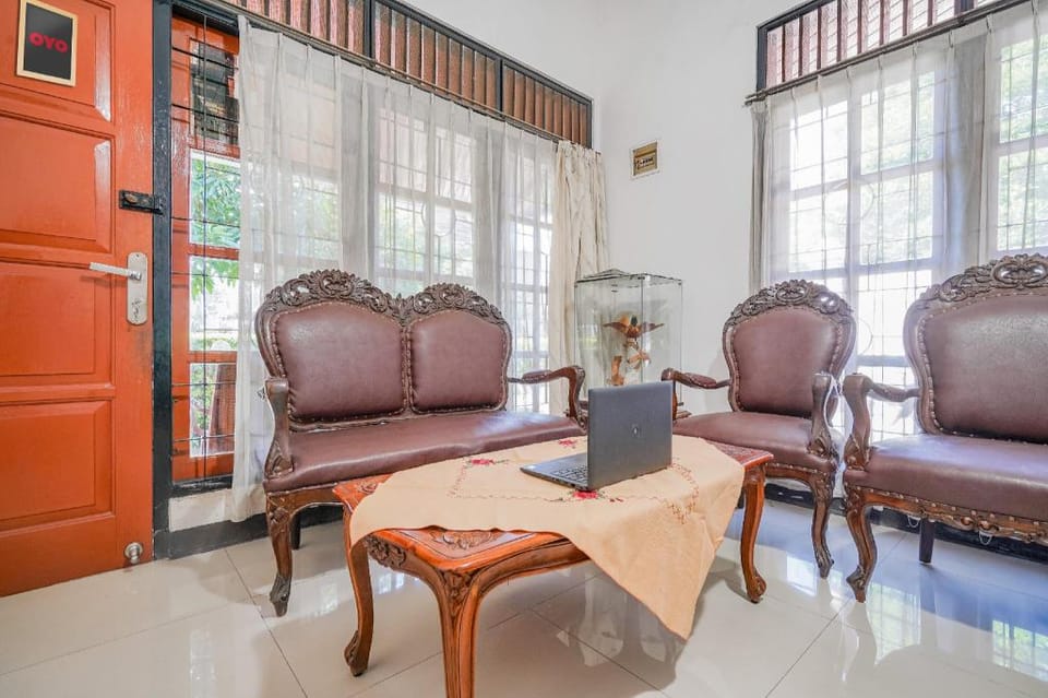 SPOT ON 94139 Nirma Guest House Hotel in West Java