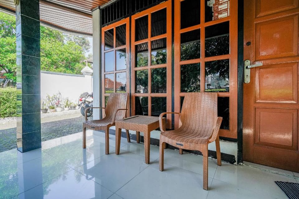 SPOT ON 94139 Nirma Guest House Hotel in West Java