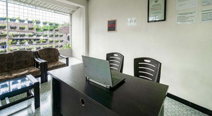Hotel O Anasya Homestay Hotel in East Java