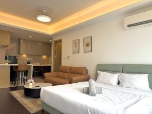 Three-Bed City View R&F by Xín An Apartment in Johor Bahru