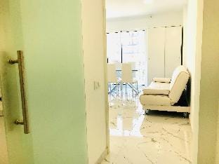 Modern and design studio near the beach with large swimming pools. Apartment in Lloret de Mar