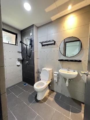 Setia alam Ideal Location with Convenience place Apartment in Selangor, Malaysia