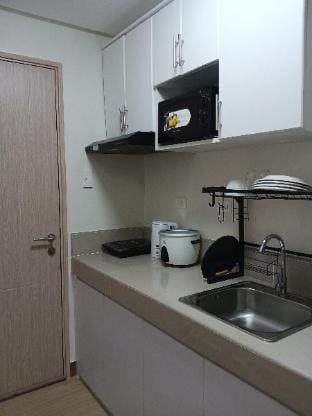 E & L staycation at Trees Residences  Apartment in Quezon City