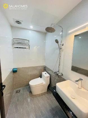 Phòng đôi sang trọng, tiện nghi 2 người ở giữa TP Apartment in Hanoi