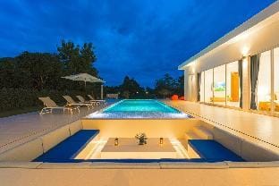 Luxury 4 Bed Pool Villa Palm Hills Golf Club (4A) Villa in Hua Hin District
