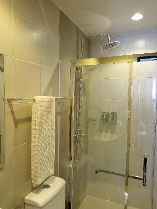 Sweet Escape 7P One Regis Apartment in Bacolod