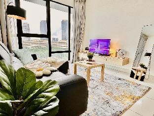 Azure Tranquility @ Mosaic 2 Bedroom 6-10pax by R9 Vacation rental in Johor Bahru