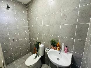 Mosaic Grand 3+1BR Bathtub Midvalley View 10-16pax Vacation rental in Johor Bahru