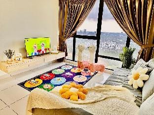 Sky High Sanctuary @ Mosaic 2BR Level 31 6-9 pax Vacation rental in Johor Bahru