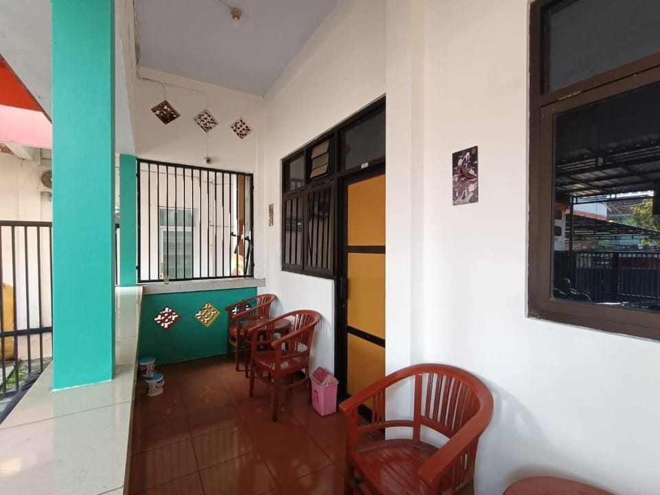 YUTAKA Inn Stasiun Kota Madiun Vacation rental in East Java