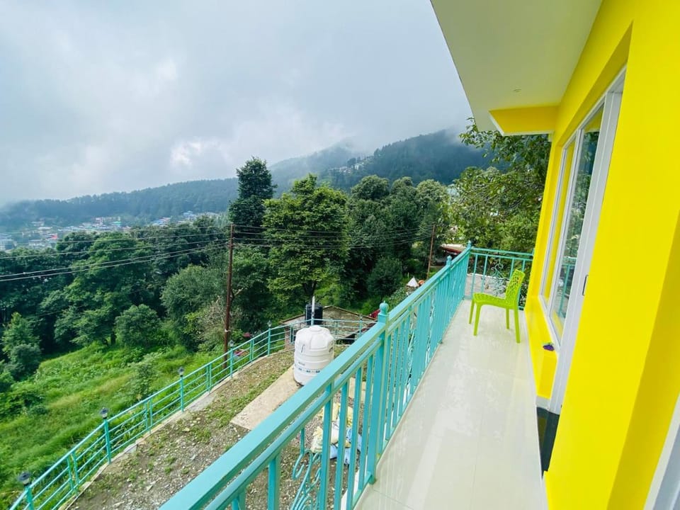 Big rock house  Apartment in Punjab, India