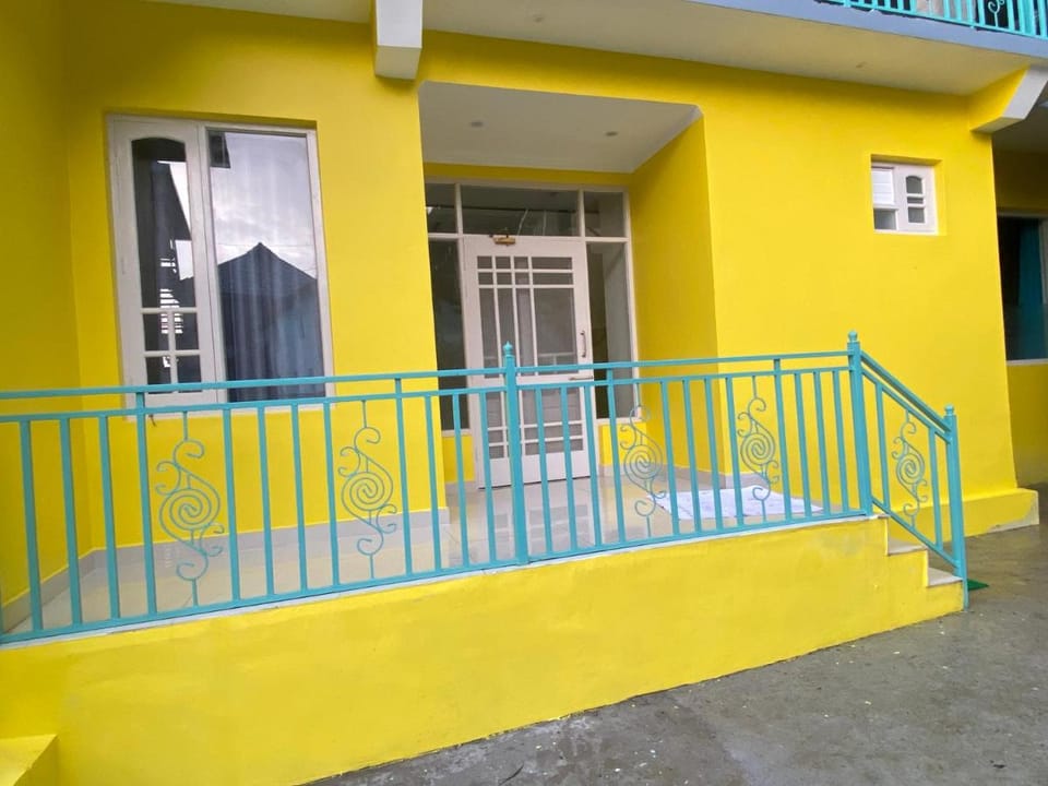 Big rock house  Apartment in Punjab, India