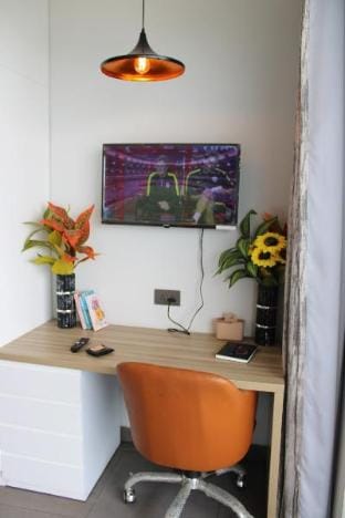 Absolute Away !! Apartment in Noida
