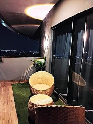 Absolute Away !! Apartment in Noida