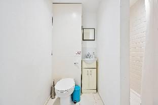 Stratford Rooftop Residence, Sleeps 8 in E15 Apartment in London