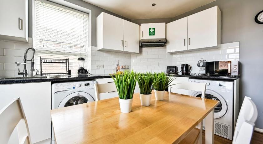 Modern 1-Bed Retreat, sleeps 5 - West Ham 47 E15  Apartment in London