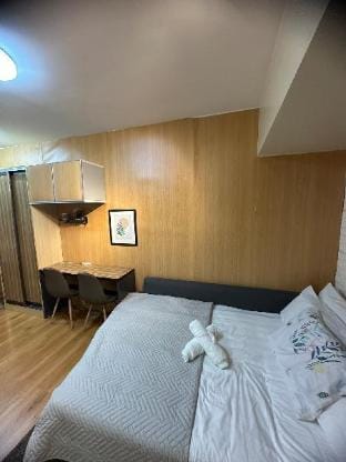 StudioCo @ Serin West Tagaytay w/ Wifi & Netflix Vacation rental in Tagaytay
