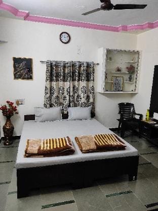 Spacious Family Homestay  Apartment in India