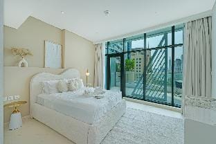 Beach access I Sea View I Infinity pool  Apartment in Dubai