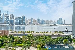 Beach access I Sea View I Infinity pool  Apartment in Dubai