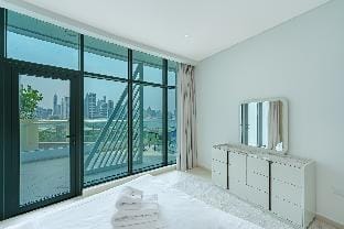 Beach access I Sea View I Infinity pool  Apartment in Dubai