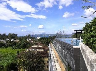 Bright studio at 6th Avenue - rooftop pool, gym Apartment in Choeng Thale