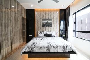A Lovely, High-Floor 2BR Suasana Suites, Views Vacation rental in Johor Bahru