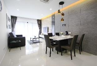 A Lovely, High-Floor 2BR Suasana Suites, Views Vacation rental in Johor Bahru