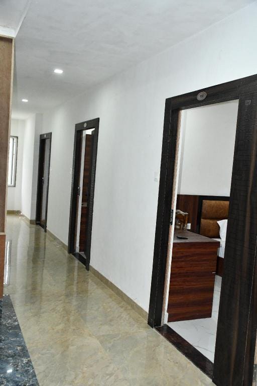 Hotel Srijan Grand Hotel in Varanasi