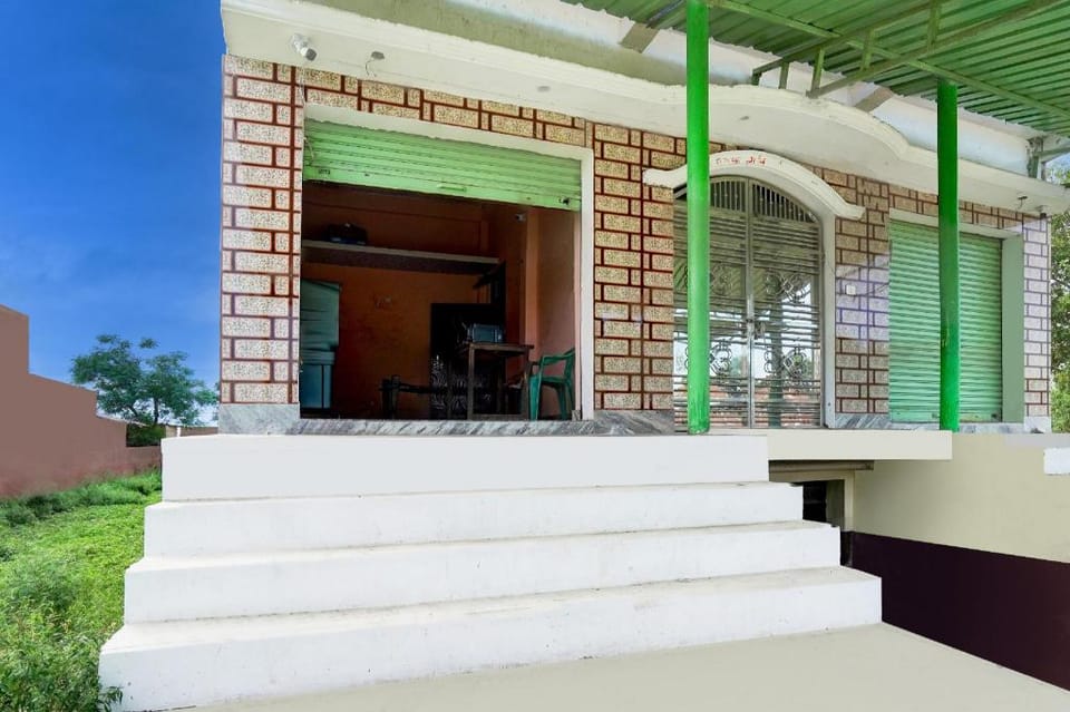 Hotel O Royal Happy Guest House Hotel in Uttar Pradesh