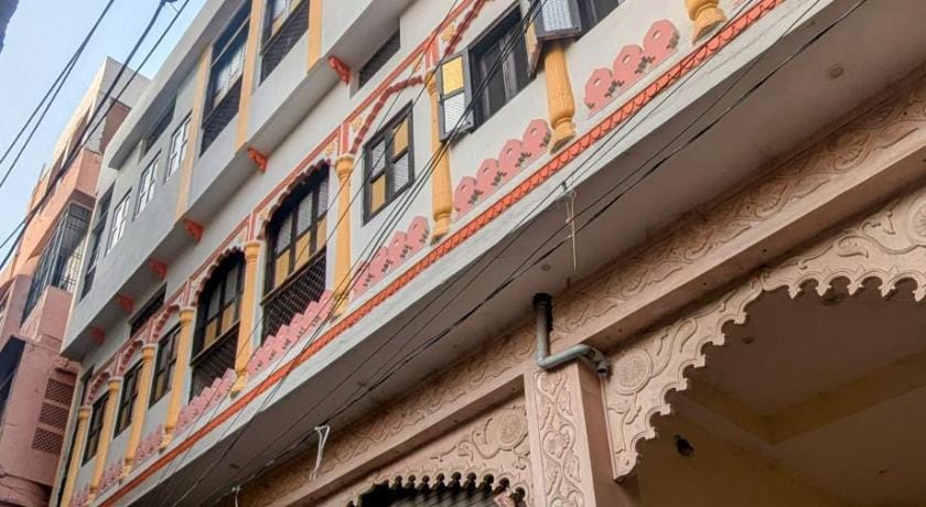 The Pink Nest - Backpackers Abode Bed and Breakfast in Jaipur