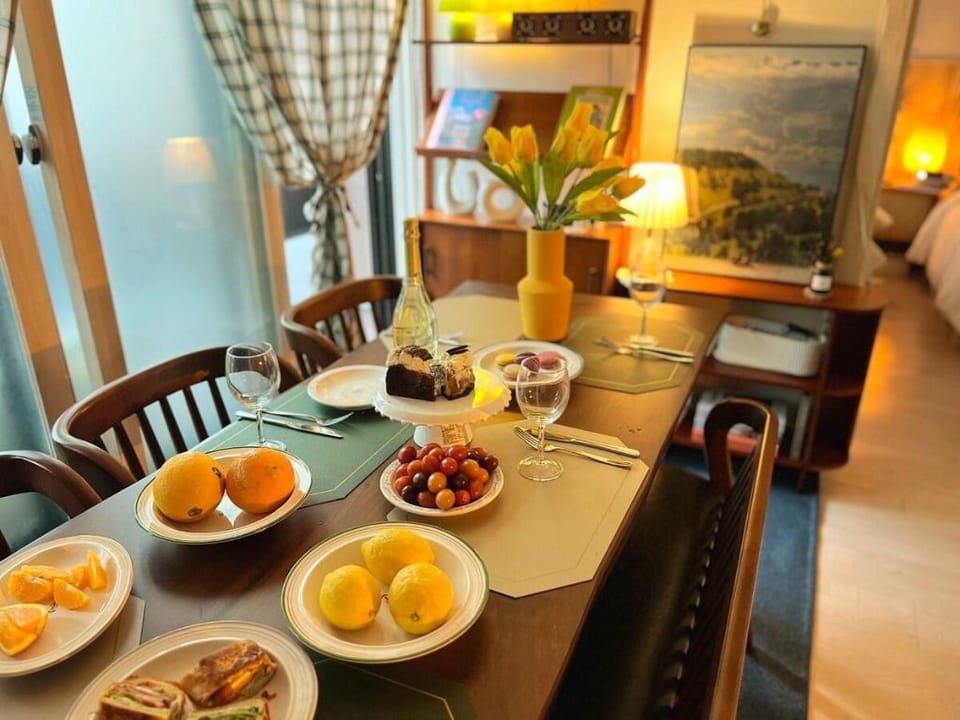 New Special Offer #5min to Subway #3BR #Homecation #Hongdae #Free Parking #Netflix #Free Wi-Fi Apartment in Seoul