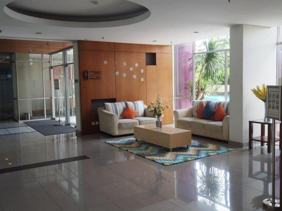 Luxury 2BR Summit Apt with Pool, Gym, WiFi Apartment in Jakarta