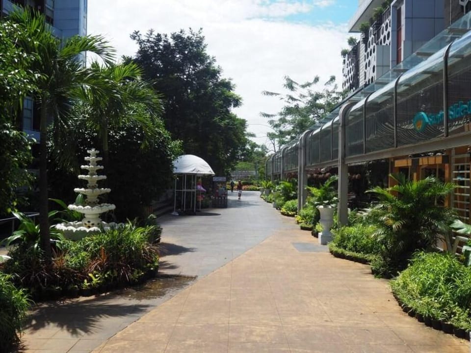 Luxury 2BR Summit Apt with Pool, Gym, WiFi Apartment in Jakarta