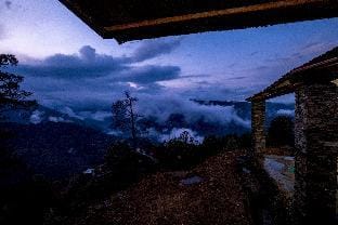 Breezy Affair Binsar View Boutique Room by Roamhome Country House in Uttarakhand