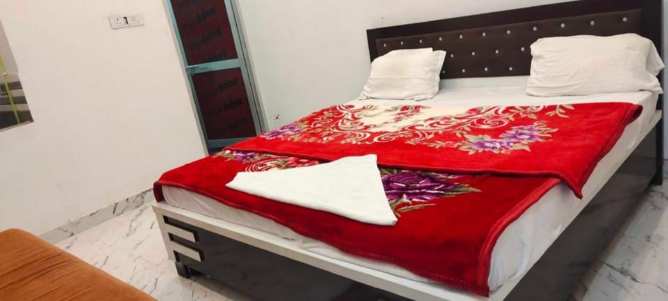 Hotel O Home PK Guest Homestay Apartment in Uttar Pradesh