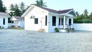Zulanie's The Pool Cottage near D'Aur Beach, Bachok Apartment in Malaysia