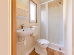 Chalet in Leukermeer by the Waterside Vacation rental in Limburg (province)