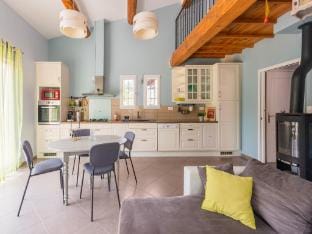 Holiday Home in Vaucluse near Mont Ventoux Vacation rental in Pernes-les-Fontaines