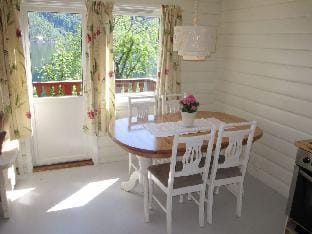 Butikken - Zeecabines Vacation rental in Vestland