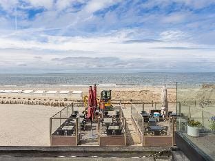 Corner apartment with phenomenal sea view Apartment in Middelkerke