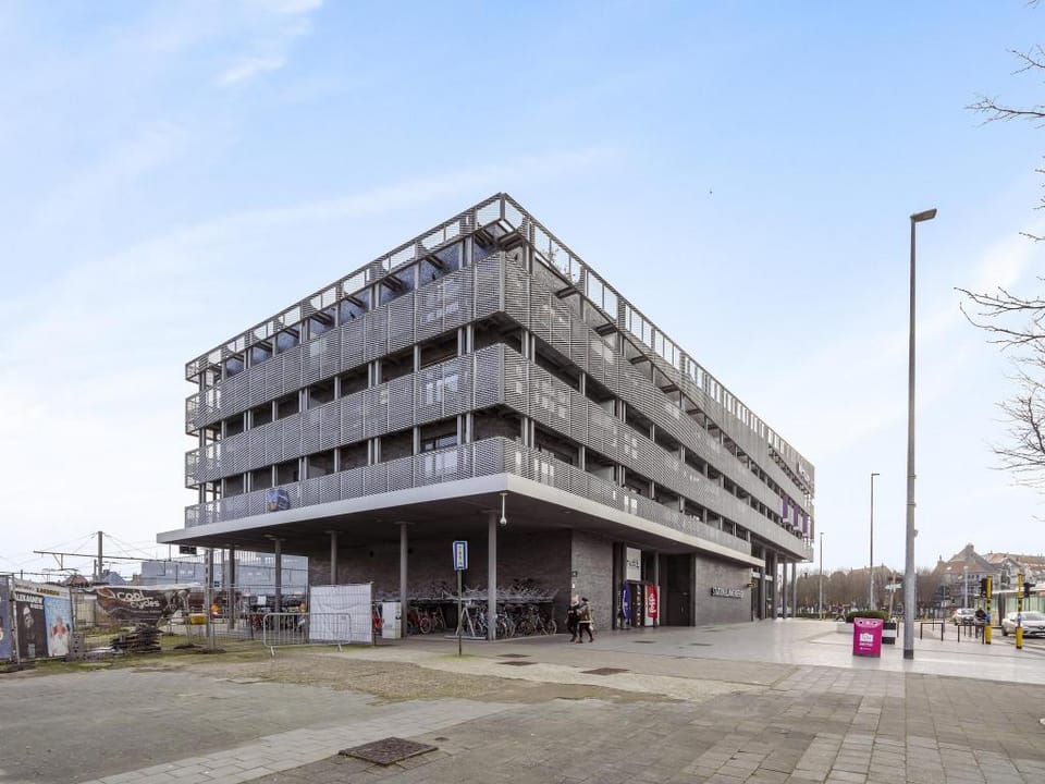 Spacious studio with storage room Apartment in Flanders