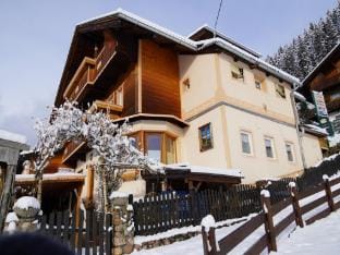 Apartment in Hippach near Ski Slopes Apartment in Tyrol